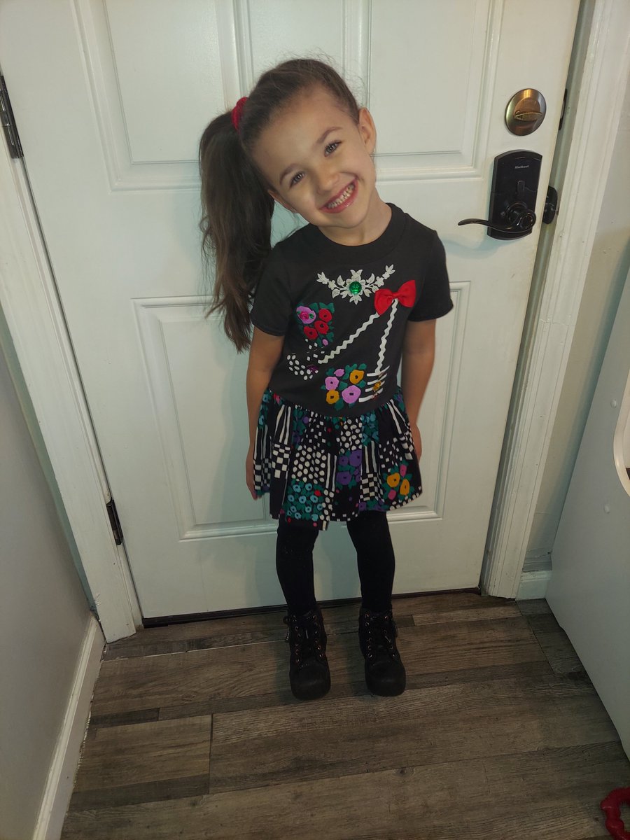 Today's Wacky Wednesday outfit consists of my favorite outfit when I was a little girl 🤣❤ #PARP <a href="/MsGreene101/">Ms.Greene</a> <a href="/Hampton_Street/">Hampton Street</a>