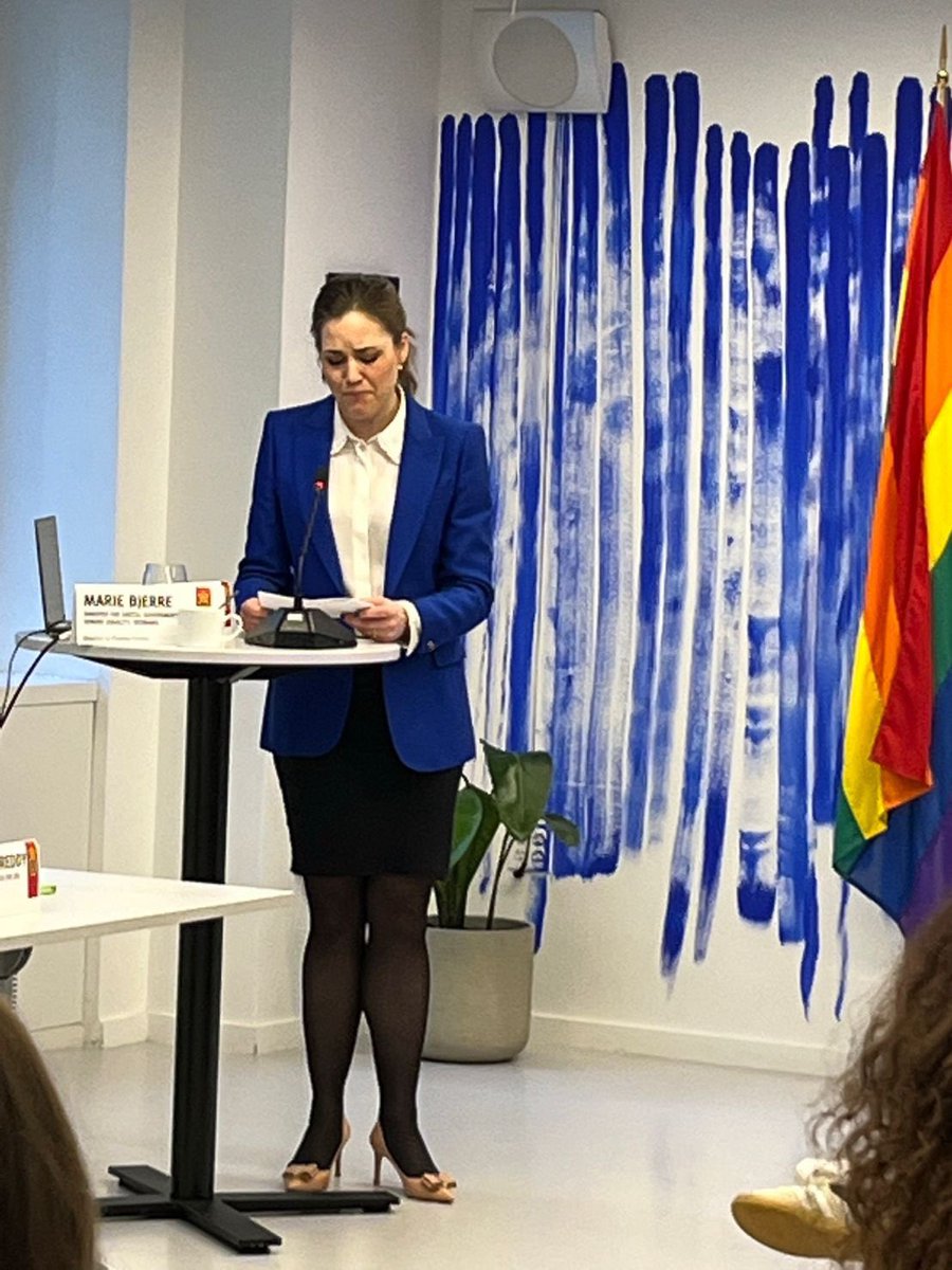 BircanEker10's tweet photo. 8. Marts på @Denmark_UN og i @UN til #CSW2023 er fantastisk. Dagen er startet med tale fra minister  @marie_bjerre med budskabet om, at vi skal lytte til de unge kvinder - helt enig👍🏽. #AllinBlue #CSW67 #WomensDay2023 #genderequity #duenyaemekcikadinlargunu https://t.co/9kHEbqgdFf