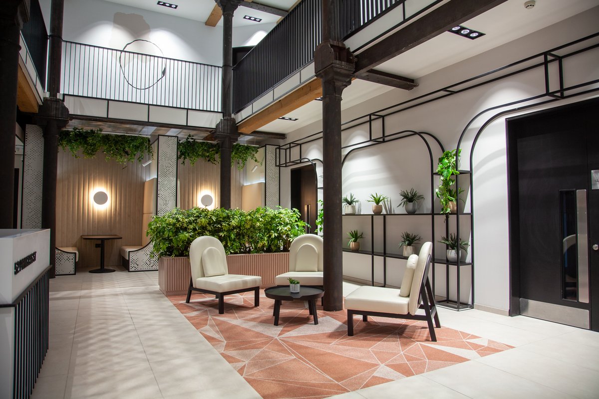 52PrincessSt's tweet photo. Welcome guests in style with our newly renovated foyer, with private working booths and biophilic design.

Check out our website here to learn more about our available spaces.

https://t.co/dYetE2fSCC

Get in touch with our agents to arrange a viewing:

@16realestate │@Savills https://t.co/UB2xtTmYAi