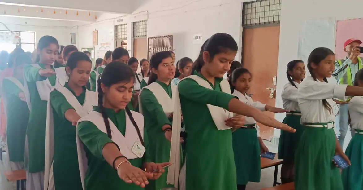 HUMANITYInTrust's tweet photo. Road Safety and Environmental awareness Campaign organised by Humanity India Trust anf L&amp;T Safety department at GGIC Karchhana Prayagraj. 
#humanity_india_trust #environmental #RoadSafety #larsentoubro https://t.co/7RC8EfYoQq