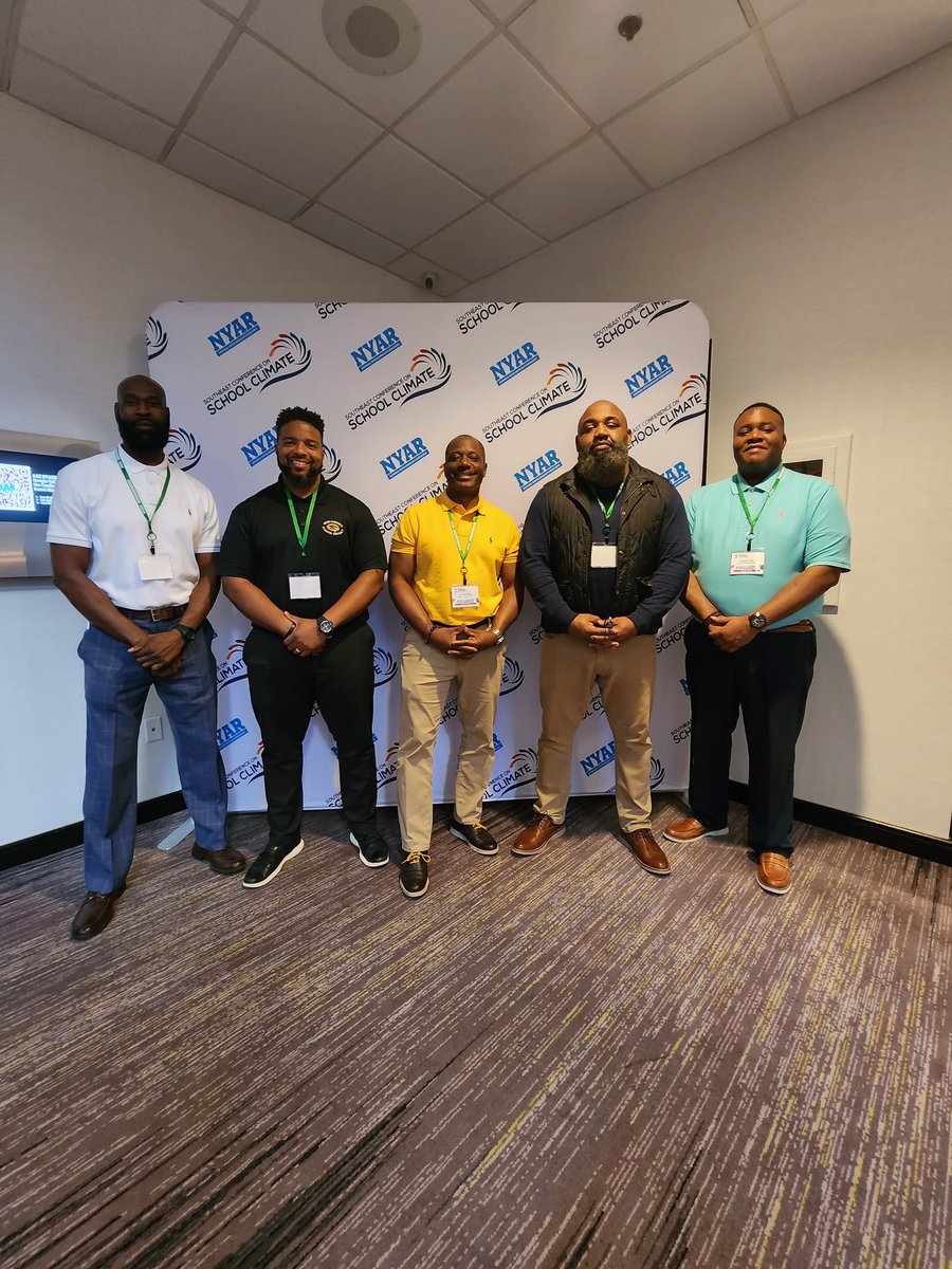 WeaverMiddle's tweet photo. Weaver Middle School at the National Youth Advocacy and Resilience Conference 2023
#NYAR23 #Built4Bibb #WeaverStrong https://t.co/f7f181GZpM