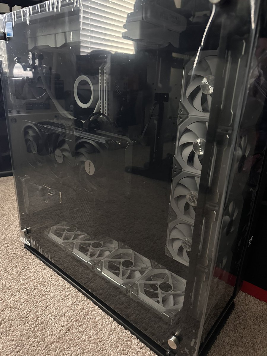 Hawkster_'s tweet photo. Here are a few images of THE BEAST 2 that just arrived yesterday. #gaming #pcbuild #gamer #elitecomputing https://t.co/GK5DLMUZEC
