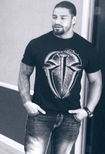 #WednesdayMotivation #WaybackWednesday 
920 +339 days #UndisputedChampion BUT the #TribalChief started as The Big Dog
He’s a #GOAT𓃵 now in #GODMode #RomanReigns Leader Of #TheBloodline and #RomanEmpire This shirt means the world it’s super impt. ❤️the vest🔥#IslandOfRelevancy ☝🏽