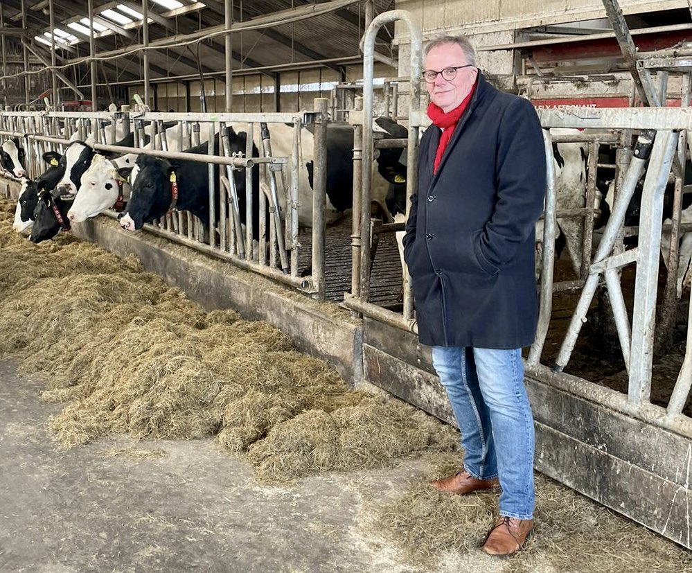 Op werkbezoek namens <a href="/pvdafryslan/">PvdA Fryslân</a> met <a href="/GossenMiriam/">Miriam Gossen</a> en <a href="/Bernardus_K/">Bernard Kostwinner</a> bij boer D.T. Borsch op #ameland. Doen goed werk in natuurbeheer en natuur-inclusief boeren. Verdienen alle steun.
