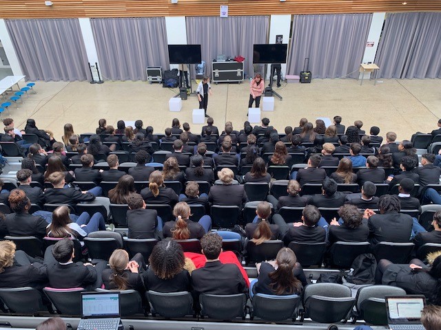 OasisCoulsdon's tweet photo. Thank you to @foundationdsm for another brilliant workshop for our Year 9s this morning, and thank you for being so accommodating with delaying the start time due to the weather! https://t.co/xL9mKbtHII
