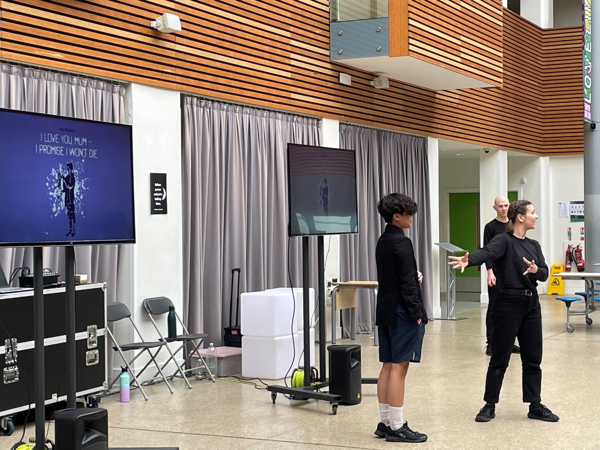 OasisCoulsdon's tweet photo. Thank you to @foundationdsm for another brilliant workshop for our Year 9s this morning, and thank you for being so accommodating with delaying the start time due to the weather! https://t.co/xL9mKbtHII