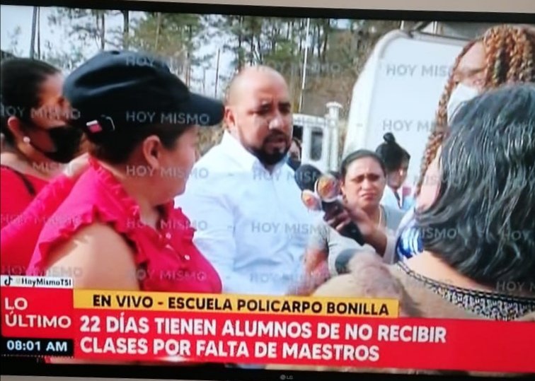 alpechohn's tweet photo. Gracias al @GobiernoHN por tantas tomas diarias que se ven en el país. Como que si la gasolina la regalaran estos pendejos. https://t.co/A9ZU1mo7tC