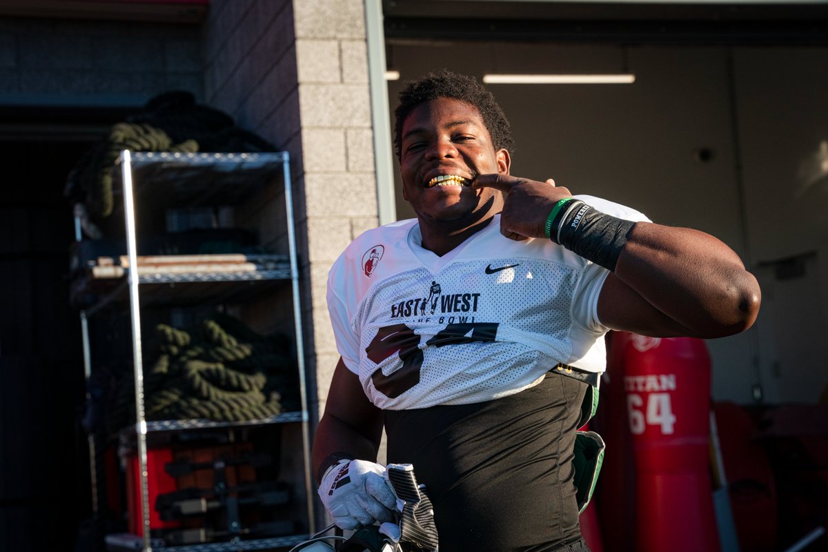 ShrinersBowl's tweet photo. 🔥 Lightning fast and ready to dominate 🔥 Jose Ramirez blazes past the competition with a 6.95 3-cone and 4.30 short shuttle, the FASTEST of all DEs at the NFL Combine.

#ShrineBowl #PathToTheDraft🏈 https://t.co/1y3yrzwDja