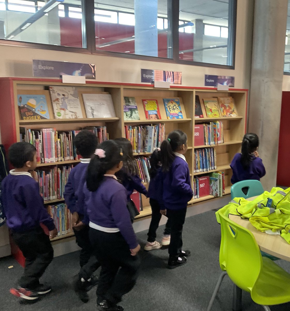 Opal Class loved our visit to Oldham Library this week. We enjoyed singing different nursery rhymes, sharing stories and looking at different parts of the library. 📚⭐️💕 #EYFS #library #storytime