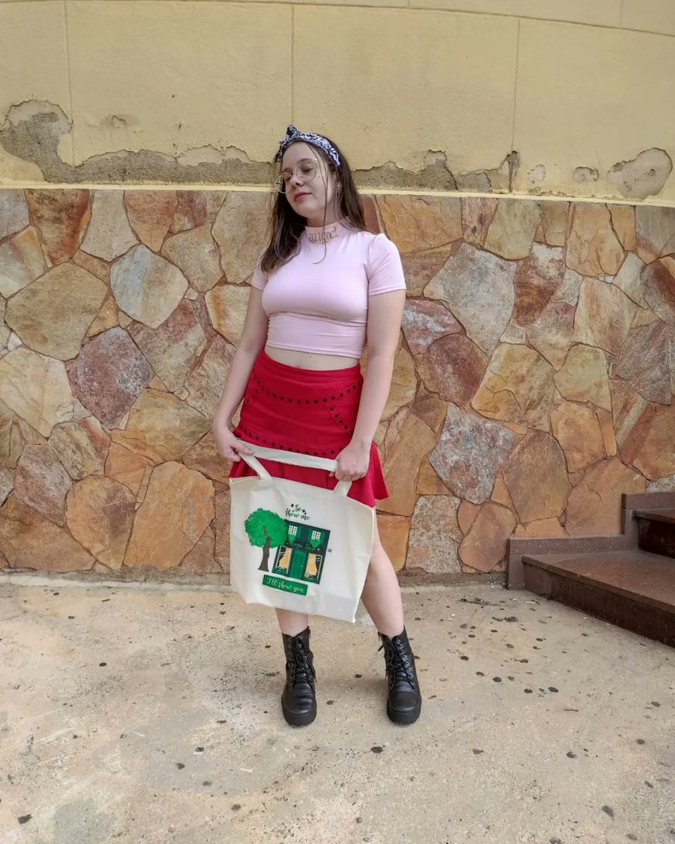 StoreChai's tweet photo. ✨ Ecobag Coleção Magic Shop ✨
- R$45,00
. 
Composta de 100% de algodão cru, mede 40x35 
Não é porque é da nossa loja, mas ela está a coisa mais linda desse mundo 🥺
Para comprar é só enviar uma dm ou entrar no link da bio https://t.co/P9ulaTitE5