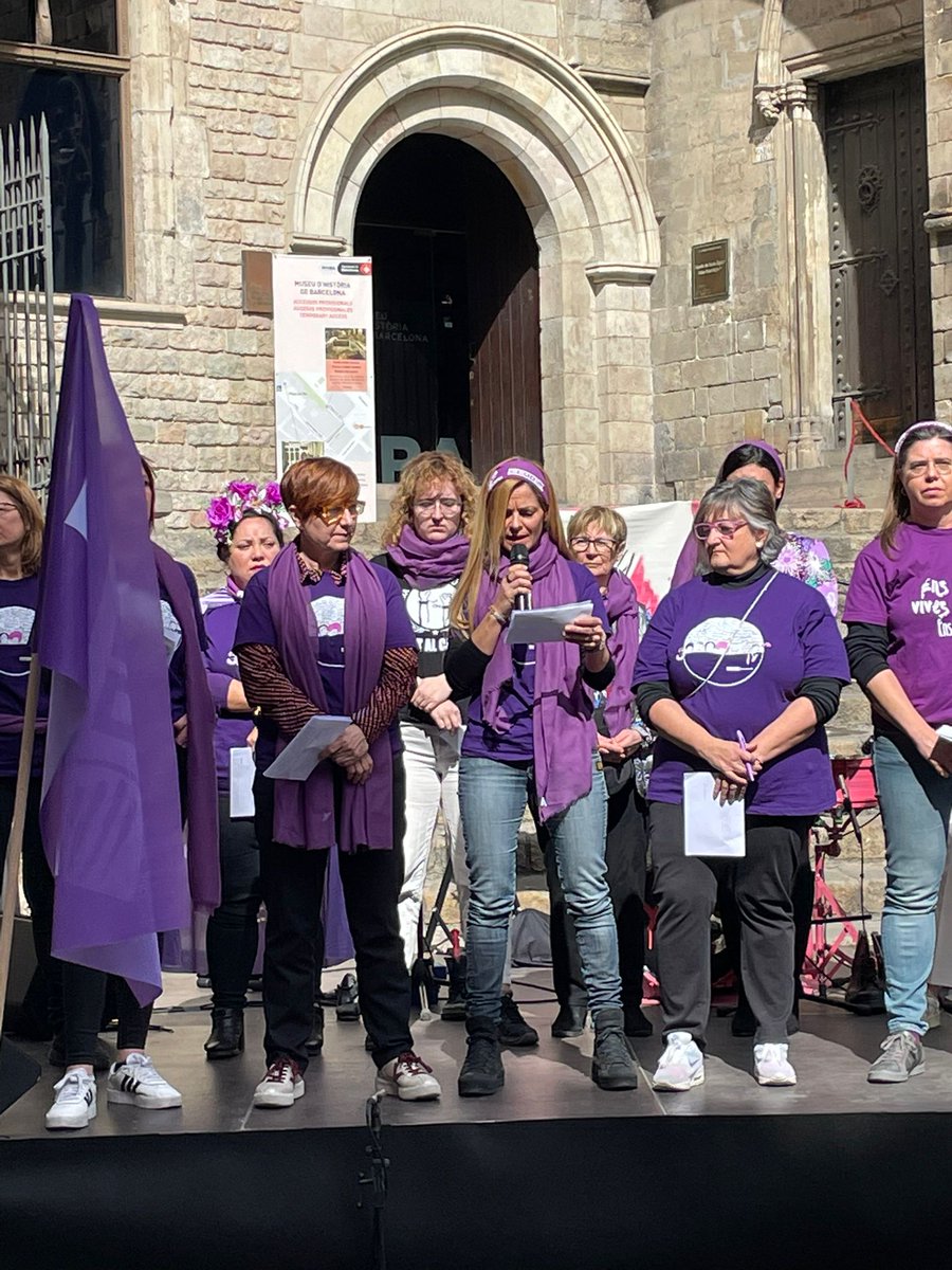 Avui les dones de <a href="/ccoo_bll_apag/">CCOO BLL APAG +drets +accioterritorial +proximitat</a> implicades en els actes del #8m que <a href="/DonesCCOOCat/">Dones CCOO</a> han organitzat. Diada fantàstica.
#PlansQueFuncionen 
#CCOOFeminista