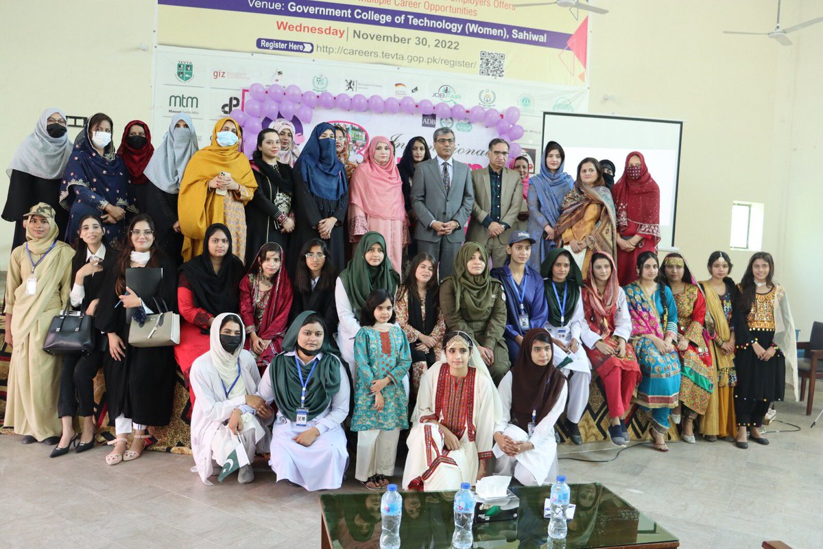 Conducted Seminar on InternationalWomen’sDay @GCTWSahiwal in consideration of @piciip EGM. @commissionerswl Mr. Shoaib Iqbal Syed was chief guest of the Event. 
Many Thanks Sir for joining and gracing the event.
@PakistanADB  @ADBSocial @ADBandNGOs #WomensDay #8MarchWomensDay