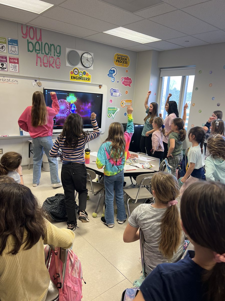 MrsWagnerSC's tweet photo. Thank you to the @SASD_SAHS Girls Teach Tech High school club for teaching @SASD_Vernfield 3rd-5th Girls how to create their own App! https://t.co/Ik19JFXdXk