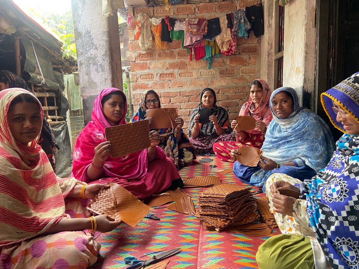 Happy International Women's Day to all women+ everywhere! 💜At OMB, we celebrate IWD by advocating for greater transparency and accountability in the fashion industry. See how our Woven Leather positively impacts women’s lives in India in our new article:

omybag.nl/blogs/articles…