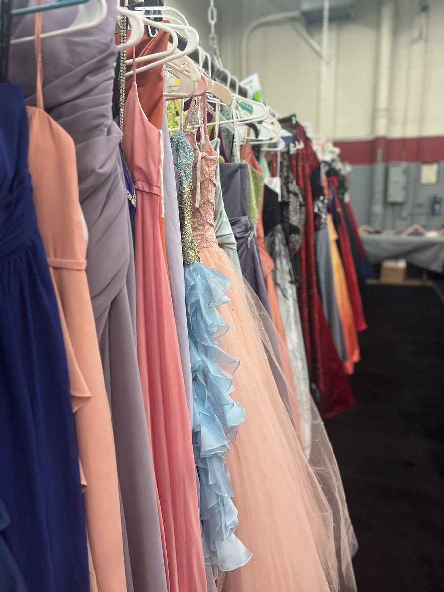 Alliance_JTC's tweet photo. Project Prom is a little over a week away! Over 300 dresses to choose from along with shoes, jewelry and other accessories. We can’t wait to see you on Friday, 3/17 from noon-2 😊 https://t.co/pFxQp11FLw