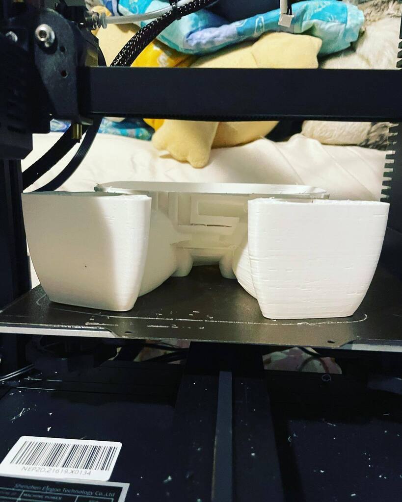 MouseyMuse3D's tweet image. Print death from filament tangle :( :( I’ll work on the minor fixes I’ve noted so far, then start a new one later today #3dprinting #smallbusiness #myprocess instagr.am/p/CpiAZtLrUsl/