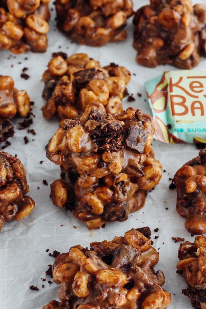 perfectketones's tweet image. It's #NationalPeanutClusterDay, so obviously, the only way to celebrate is with these easy #nobake Peanut Butter Pumpkin Spice Cereal Clusters!⁠🤩
⁠
These #lowcarb #ketofriendly bites are kid-friendly and #ketoapproved.🥜

RECIPE👇⁠
instagram.com/perfectketo