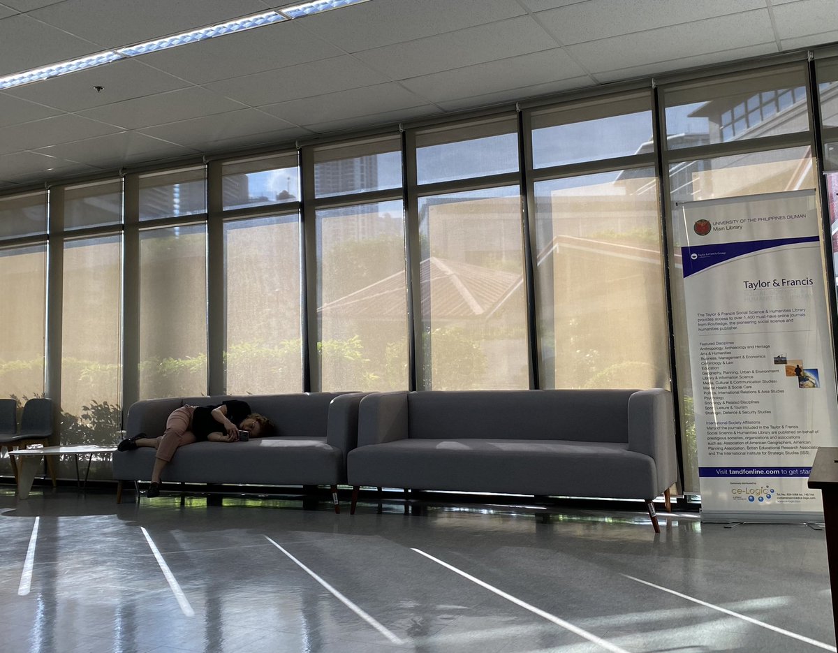 inaurner's tweet photo. This photo of my gf was taken on campus. She usually waits for my classes to finish until 10PM. On days when she can't accompany me, she brews a thermos full of coffee for me.

Thank you for your unwavering support, love. I promise to never give up on our dreams. https://t.co/SvgtMec2dQ
