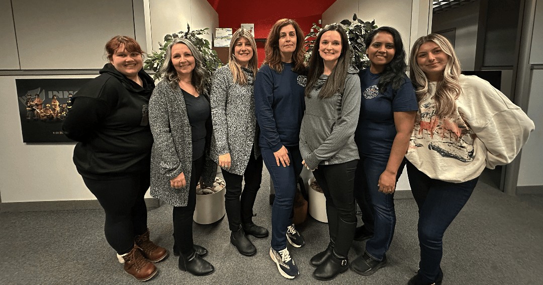 AJStoneCompany's tweet photo. Happy #InternationalWomensDay! We are proud to have such a strong team of women who work to make our company thrive. This photo captures just a few of the amazing women who contribute to our success every day! Thank you for all that you do! #GirlPower #WomenInBusiness https://t.co/XR2yPqnruJ