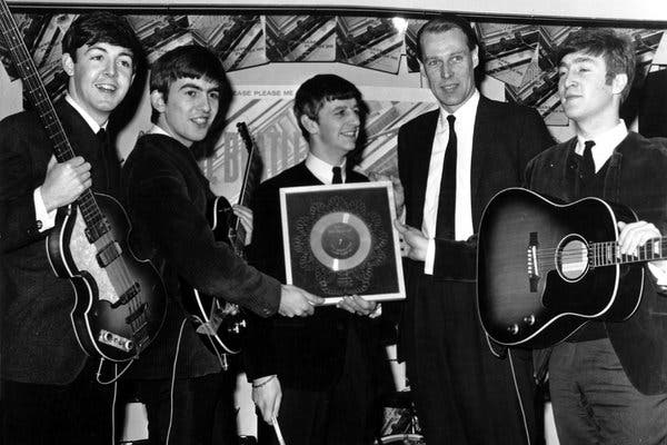 Remembering the 'Fifth Beatle' #GeorgeMartin on the 7th anniversary of his passing 🙏
#RestInPeace