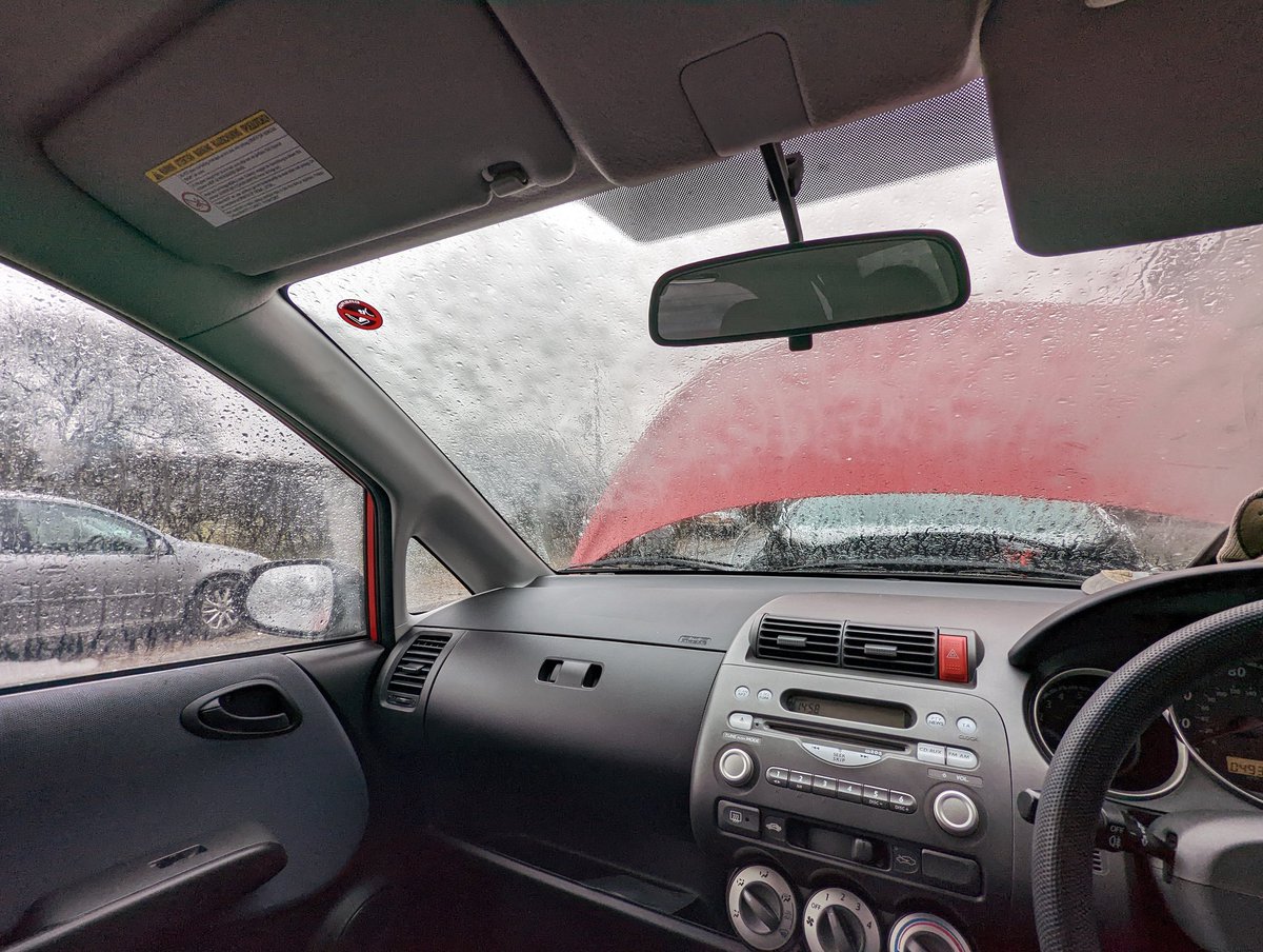 iboopthings's tweet image. It's sleeting outside and I'm sat here jump starting bad french cars.

Hail to the motor gods this works else I'm not getting home soon XD