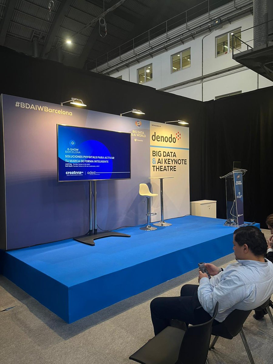 ¡Ya estamos listos! 🙌 En unos minutos nuestro CEO Raúl Ciprés y el CEO de #AdestCompany nos hablarán sobre cómo activar tu marca de forma inteligente a través de Soluciones #Phygital & #Smart 

 #creativialab #PhygitalExperience #eShowBCN23 #BDAIWBarcelona