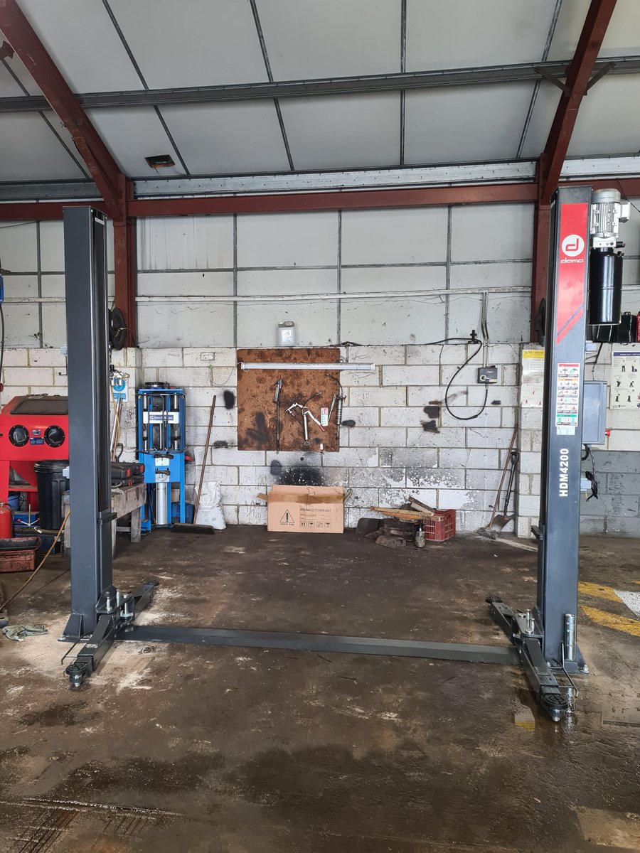 Garafitservices's tweet photo. Working along side @HickleysLtd  to fit a DAMA HDM4200 in Shepton Mallet.
Installed by our GEA Certificated Engineers.
Another Happy Customer!
#engineers #install #installation #dama #hdm4200 #happycustomers https://t.co/J6c2dVVUAF