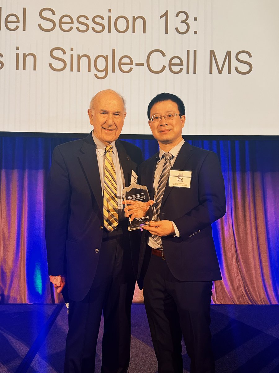 Congratulations to Bing Zhang, winner of the 2023 Gilbert S. Omenn Computational Proteomics Award! Your groundbreaking work in proteomics is truly inspiring and sets an example for aspiring scientists everywhere. Thank you for your contributions to the field! #USHUPO2023