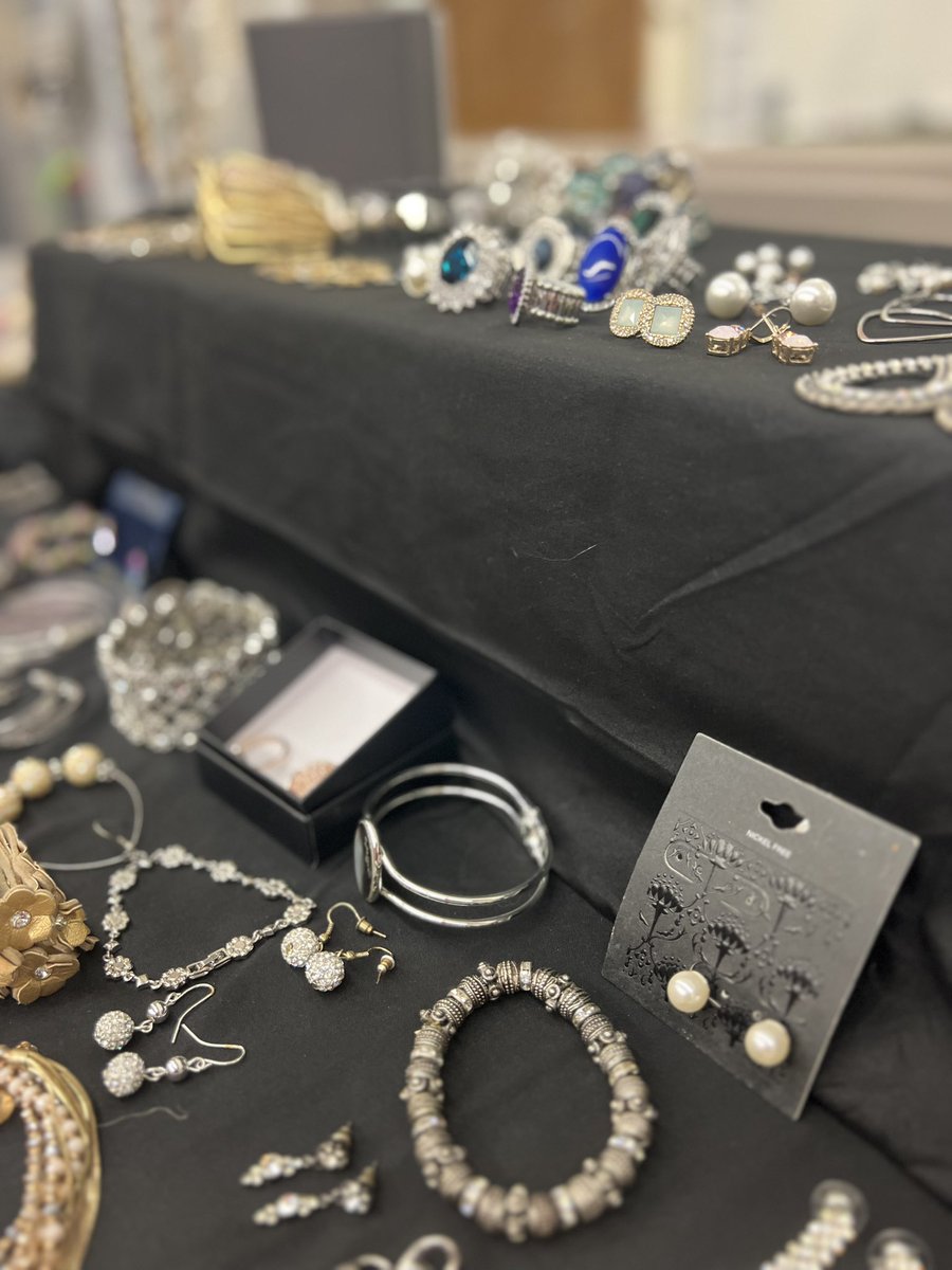 Alliance_JTC's tweet photo. All students who attend Project Prom will be entered into a drawing to win one of TEN free manicures for prom! https://t.co/IE6Bkue2RM