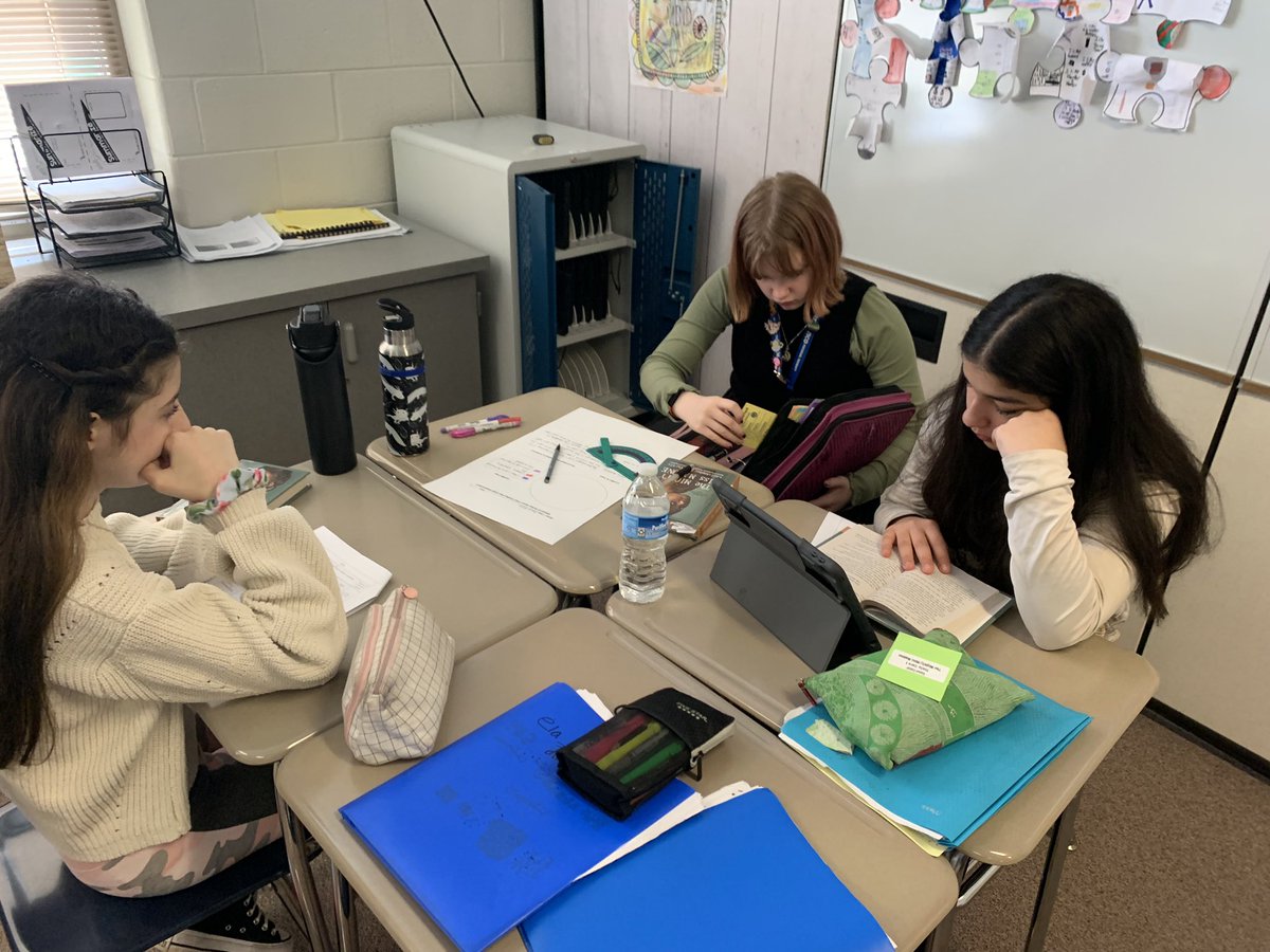 MsTestaSilver7's tweet photo. Started our second book club meeting this week! Students are working in their groups to identify the different conflicts and create a pie chart to display the conflicts.#twisterpride #7silvershine https://t.co/qz6LDGUdFN