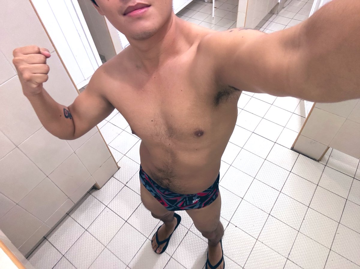 BernyArceo's tweet image. Para celebrar un año más en natación, adquirí un nuevo traje de baño por eso de nuevo año, nuevo enfoque. #devore