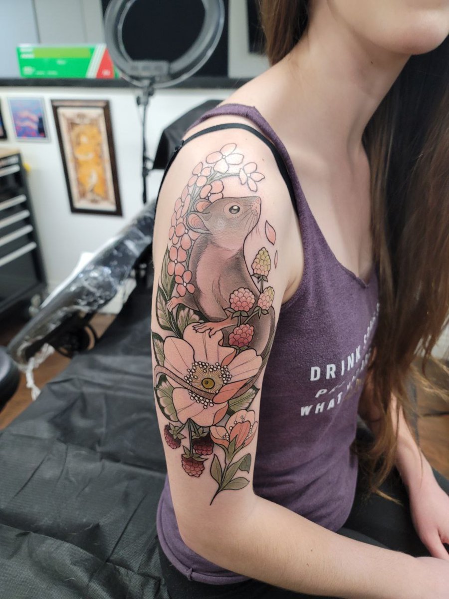 It was 1000% worth the flight to California. This is my first color tattoo (I have quite a few black and gray) and I gotta say, color sure does hurt like a b*tch. This took 7 hours! Happy Hump Day!! Katelyn Ps. If you share this, please credit the artist, @sketchbrooke_ on IG