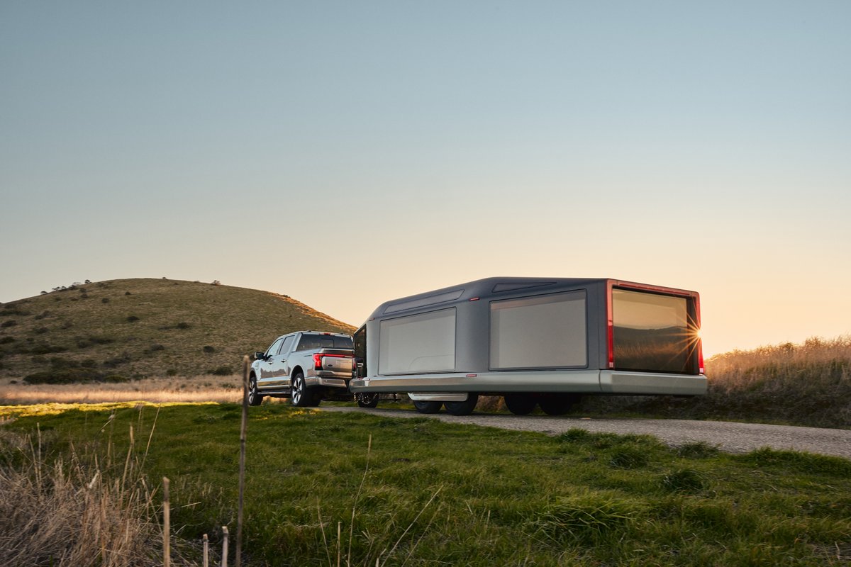 LightshipRV's tweet image. We’ve announced the launch of the Lightship L1, the only purpose-built, aerodynamic, battery-powered, all-electric travel trailer ⚡🚌 Check out the press release for more details: lightshiprv.com/journal/introd…
 
#Lightship #RVLife #RV #Electrification #ElectrifiedTravel