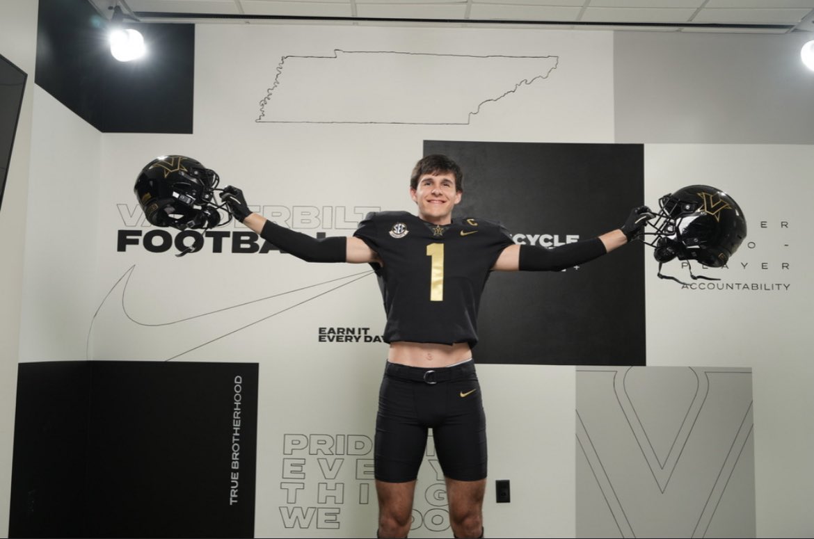 joe_lott14's tweet photo. Had an awesome time this weekend with @VandyFootball❗️⚓️⛓️ @CoachHowellVU https://t.co/GjgKzyMaeg