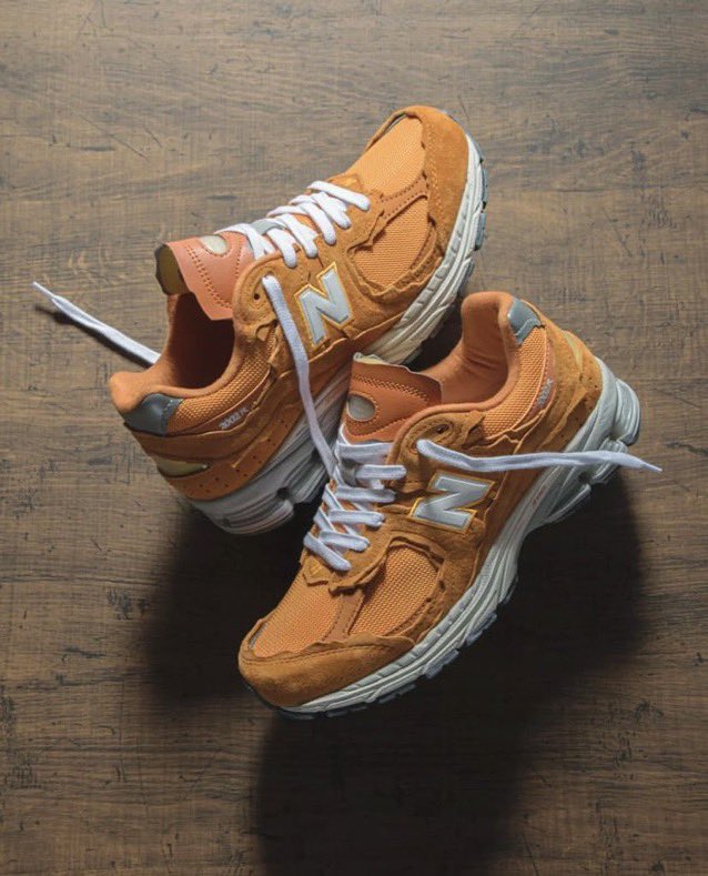 lostfilesjp's tweet photo. new balance been acting differenttt 🥱 https://t.co/DJU3Lff01a
