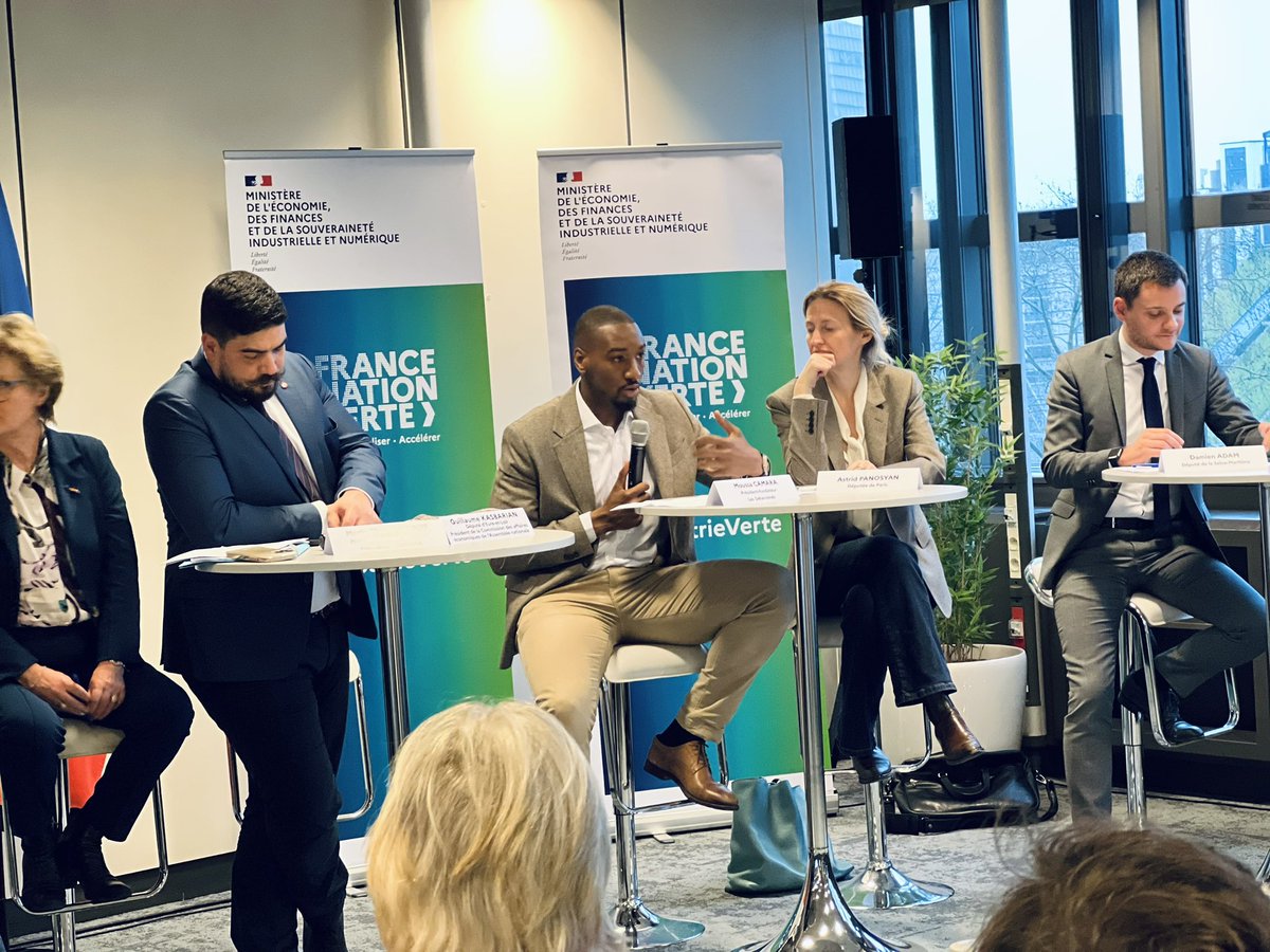 mousscama's tweet image. 🔈Projet de loi sur l’ #IndustrieVerte

En janvier 2023, @BrunoLeMaire et @RolandLescure m’ont confié la mission de piloter le chantier relatif aux métiers de la #réindustrialisation #verte - en binôme avec @AstridPanosyan ! 
Cc @guillaumekasba