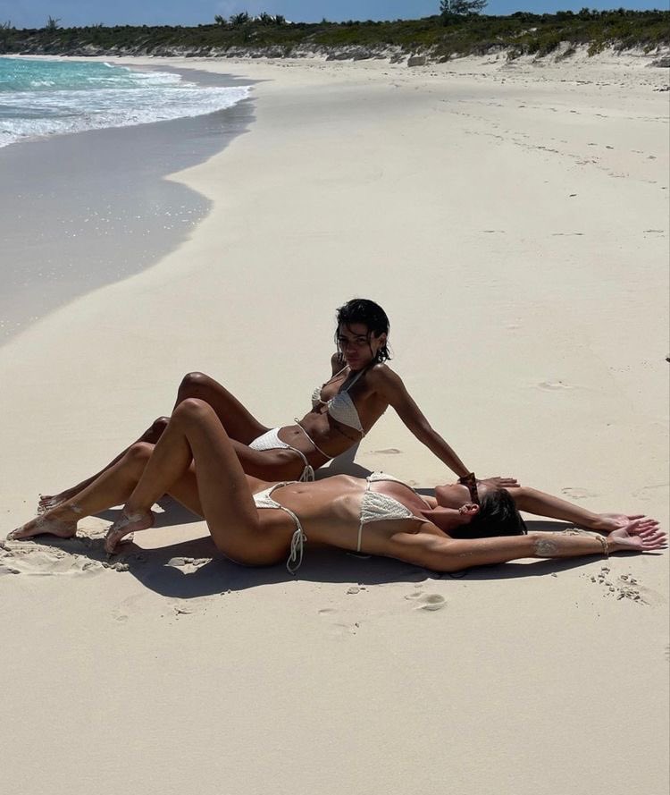 liviuuh's tweet photo. days spent by the ocean > https://t.co/y2mLzmVryd