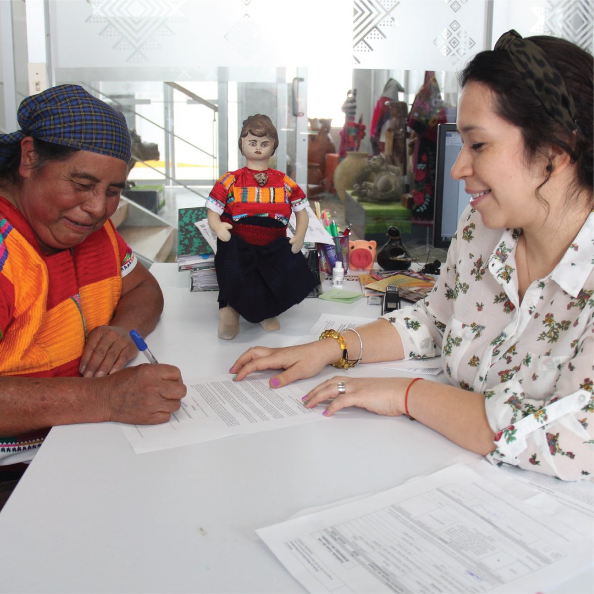 Artesania_Chis's tweet image. “En el Día Internacional de la Mujer,debemos comprometernos a hacer todo lo posible para superar los prejuicios arraigados, apoyar la participación y el activismo y promover la igualdad de género y el empoderamiento de la mujer".António Guterres, Secretario Gral de las ONU. #8M
