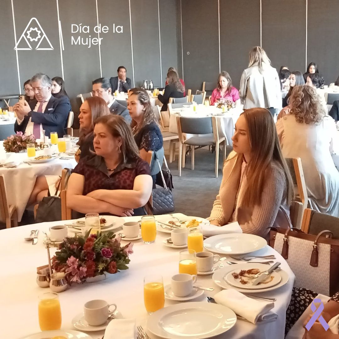 ANADEcolegio's tweet photo. Así comienza el Desayuno organizado en conmemoración del #DíaDeLaMujer.

#ANADE2023 https://t.co/PLkoXI8mWG