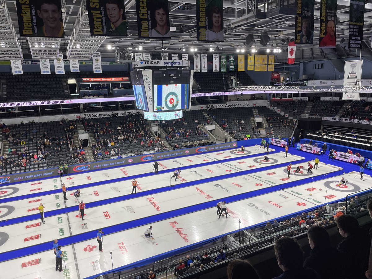 Students from <a href="/AmethystSchool/">AmethystPDS</a> are cheering on our Canadian Men’s curling teams at the Brier today!