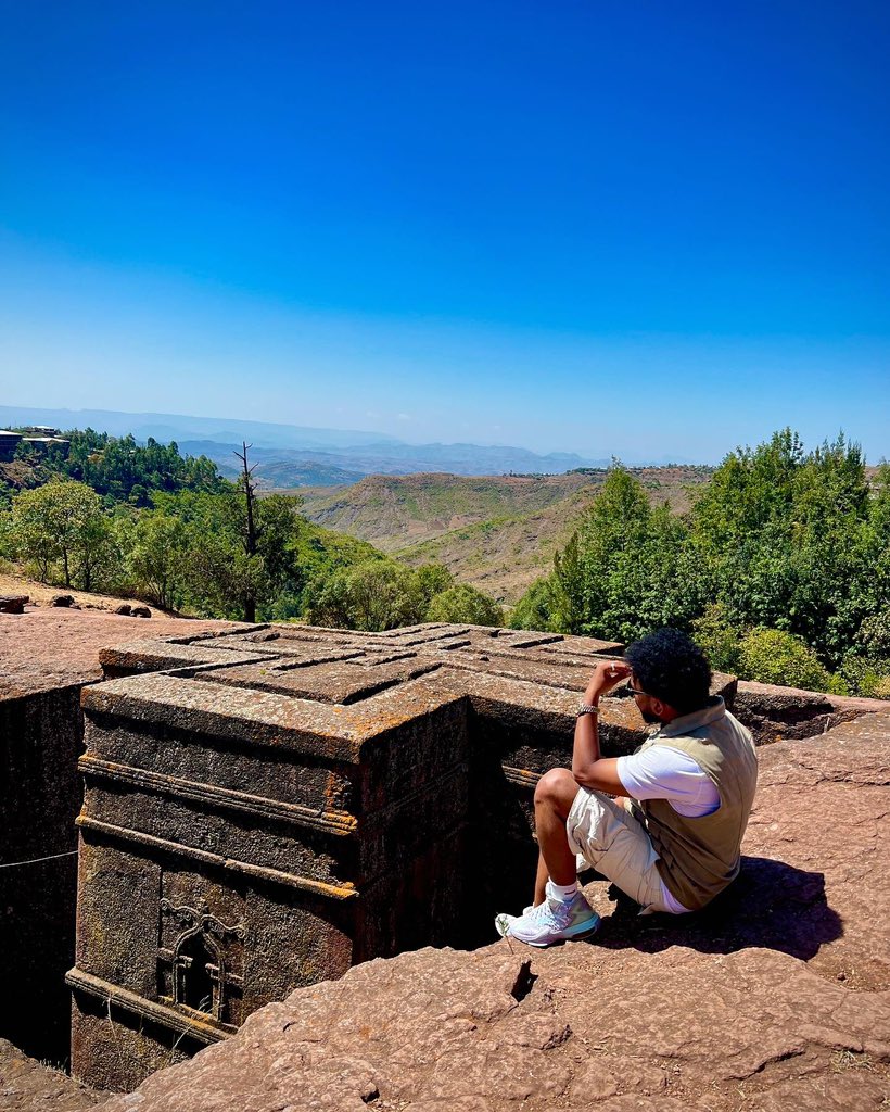 ZemasSamon's tweet photo. ትእግስት እንጂ ድልድይ ሆኖ ዛሬን ያሻገረን
መች ቀለለ ገደል እሳት ትላንት የከበበን.. 
#ያስችለን #samon #zemas #samonzemas 
#🇪🇹🇪🇹🇪🇹 #ኢትዮጵያ #ላሊበላ #ተመስገን https://t.co/sJoaPWAHzp