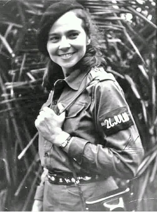 Felicidades a las mujeres de #SantiagodeCuba y de toda #Cuba. Heroínas de la cotidianidad, dueñas de la belleza de las flores y la fortaleza del acero.
#8DeMarzo
