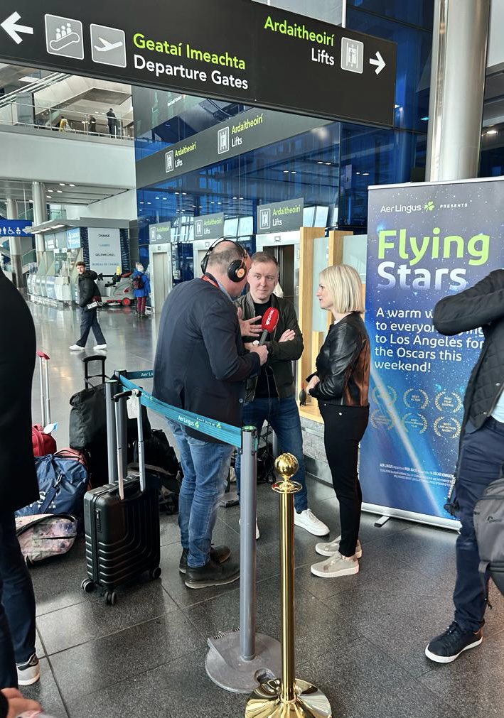 Agus ar aghaidh linn chuig na hOscars! And we’re off to the #Oscars  What an amazing send-off we got from <a href="/AerLingus/">Aer Lingus</a> at <a href="/DublinAirport/">Dublin Airport</a> Go raibh míle maith agaibh! #AnCailínCiúin #TheQuietGirl #redcarpet ☘️🇮🇪☘️🇮🇪