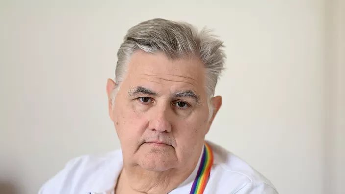 Zepeck270's tweet image. 8 mois de prison avec sursis sont requis contre #PierreMenes ainsi que 10000€ d'amende, 2 ans de privation de droits d'éligibilité et l'inscription du chroniqueur au Fichier des Auteurs d'Infractions Sexuelles ou Violentes. 
(Le Parisien) 1/2