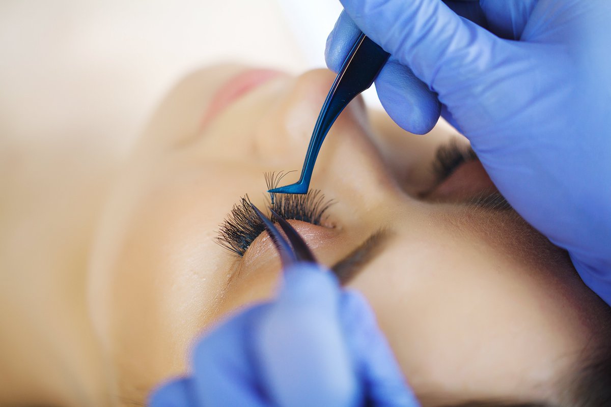 Blinklashclub's tweet image. Transform your lashes from ordinary to extraordinary with our volume extension services.

#VolumeLashes #VoluminousLashes #LashExtensions #FullLashes #ThickLashes #LashGoals #LashAddict #LashEnvy #LashLove #FlutteryLashes #GlamLashes #LashArt #LashBeauty #LashArtist #LashLife