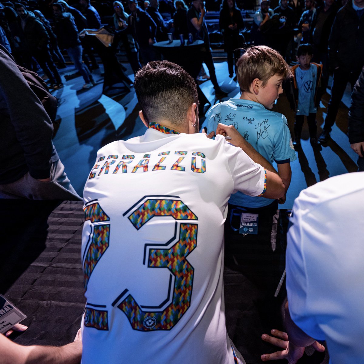 HFXWanderersFC's tweet photo. ⚓️ Scenes from a kit launch to remember 👊 

📸: @TMAC680 

#TogetherFromAways #COYW https://t.co/dfCjVZW81M