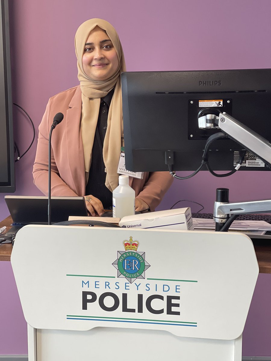 PBAM_CIC's tweet photo. Wishing all our amazing female team of volunteers and our amazing female service users as well every women across the world 🌎 an amazing international women’s day! What a way to spend international women’s day than at Merseyside police HQ promoting our hate makes me feel project https://t.co/33M5Q46uIb