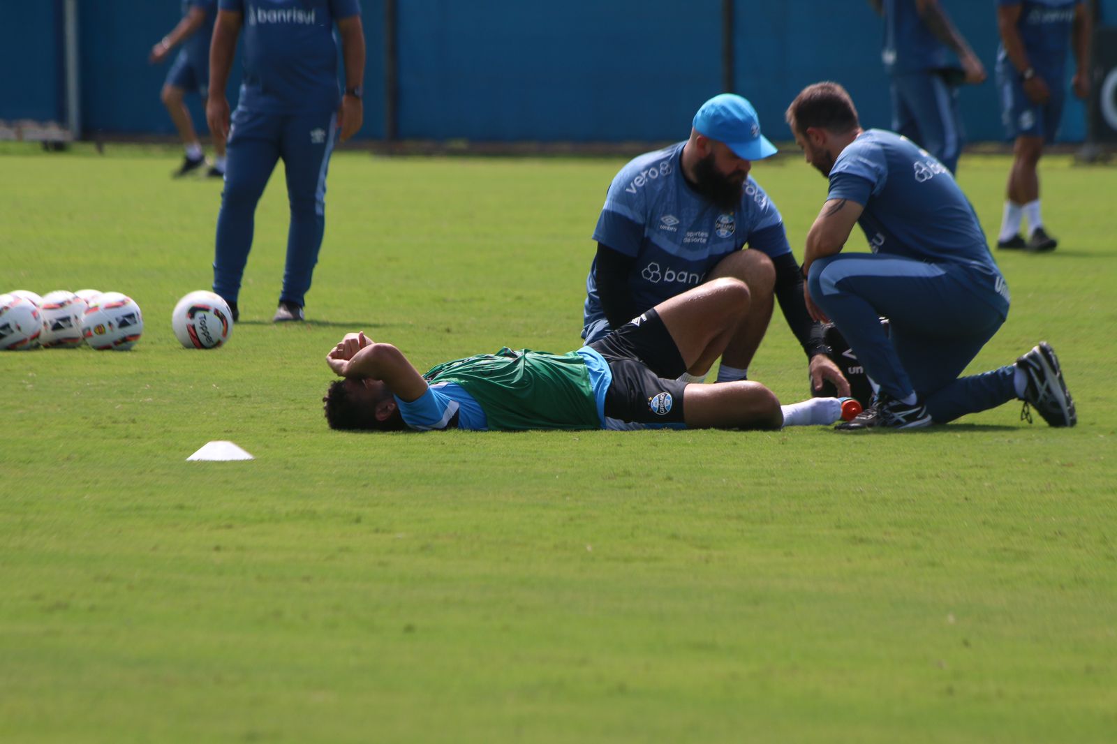 Com Geromel, Grêmio treina no CT com foco no Ypiranga; Pepê preocupa