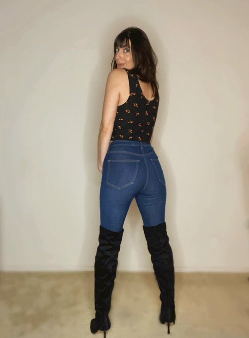 🌸👖👢👢#blackboots #butt #booty #cheeky #waist #hips #tight #hug #smirk @dsw_us https://t.co/m9UF8Me05Z<a href="/tag/blackboots"class="tags">#blackboots</a><a href="/tag/butt"class="tags">#butt</a><a href="/tag/booty"class="tags">#booty</a><a href="/tag/cheeky"class="tags">#cheeky</a><a href="/tag/waist"class="tags">#waist</a><a href="/tag/hips"class="tags">#hips</a><a href="/tag/hug"class="tags"><span>#hug</span></a><a href="/tag/tight"class="tags"><span>#tight</span></a><a href="/tag/smirk"class="tags"><span>#smirk</span></a>