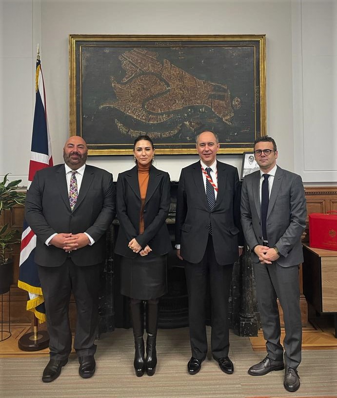 DBTInvestment's tweet photo. Great to meet Didem Ciner of @cinerglass with @KenanPoleo to discuss further UK investment; essential for levelling up the regions.

I look forward to showcasing the UK's world-class investment environment to global investors like Ciner at the Global Investment Summit in Autumn. https://t.co/LYlqjiDXnT